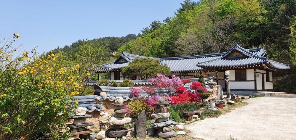 Gangneung Wangsangoal Hanok Pension エクステリア 写真