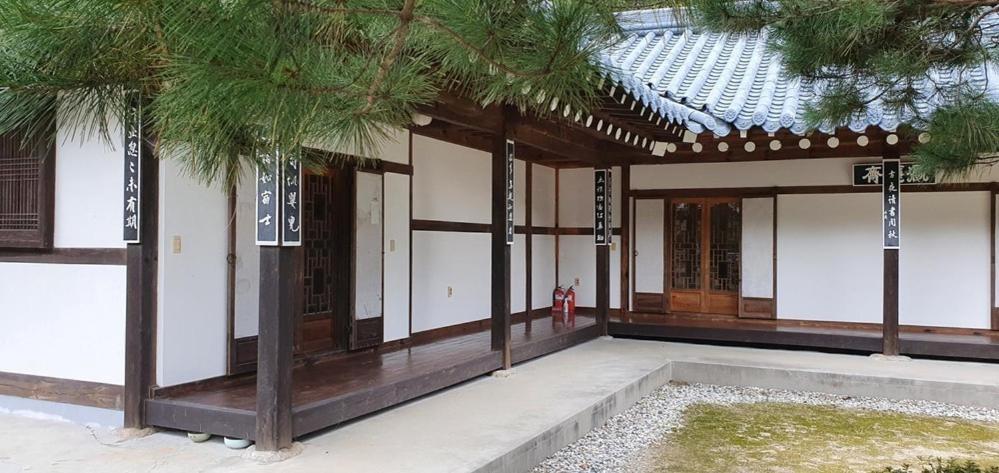 Gangneung Wangsangoal Hanok Pension エクステリア 写真